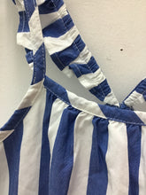 Load image into Gallery viewer, Size 8 Gap Girls
