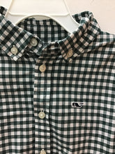 Load image into Gallery viewer, Size 5 Vineyard Vines Boys
