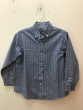 Load image into Gallery viewer, Size 5 Vineyard Vines Boys
