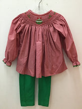 Load image into Gallery viewer, Size 3T stitchy fish Girls

