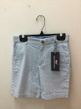 Load image into Gallery viewer, Size 6 Vineyard Vines Boys
