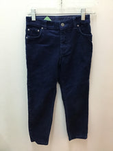 Load image into Gallery viewer, Size 5 Vineyard Vines Boys
