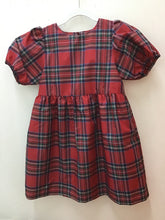 Load image into Gallery viewer, Size 8 Vineyard Vines Girls
