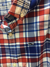 Load image into Gallery viewer, Size 8 Vineyard Vines Boys
