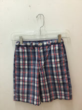 Load image into Gallery viewer, Size 6 Vineyard Vines Boys
