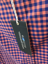 Load image into Gallery viewer, Size 6 Vineyard Vines Boys

