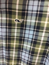 Load image into Gallery viewer, Size 6 Vineyard Vines Boys
