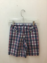 Load image into Gallery viewer, Size 6 Vineyard Vines Boys
