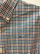 Load image into Gallery viewer, Size 16 Vineyard Vines Boys
