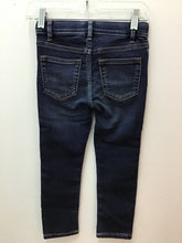 Load image into Gallery viewer, Size 4T Crewcuts Girls
