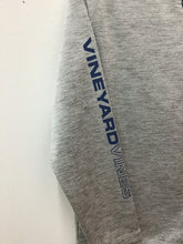 Load image into Gallery viewer, Size 4T Vineyard Vines Boys
