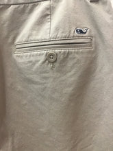 Load image into Gallery viewer, Size 16 Vineyard Vines Boys
