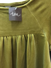 Load image into Gallery viewer, Size 12 Tea Girls

