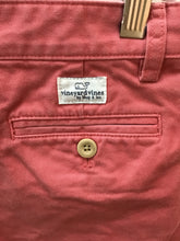 Load image into Gallery viewer, Size 8 Vineyard Vines Boys
