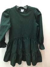Load image into Gallery viewer, Size 8 pleat. Girls
