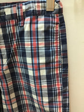 Load image into Gallery viewer, Size 6 Vineyard Vines Boys
