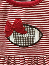 Load image into Gallery viewer, Size 2T stitchy fish Girls
