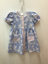 Load image into Gallery viewer, Size 2T stitchy fish Girls
