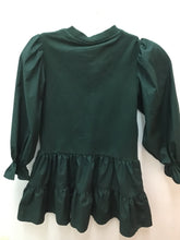 Load image into Gallery viewer, Size 8 pleat. Girls

