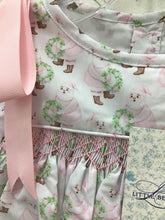 Load image into Gallery viewer, Size 18 Months Little Bear Smocks Girls
