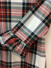Load image into Gallery viewer, Size 5 Vineyard Vines Girls
