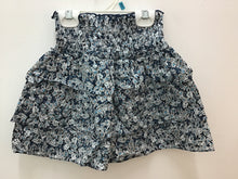 Load image into Gallery viewer, Size 8 pleat. Girls
