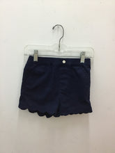 Load image into Gallery viewer, Size 5 crown &amp; ivy Girls
