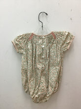Load image into Gallery viewer, Size 9 Months dondolo Girls
