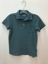 Load image into Gallery viewer, Size 8 Vineyard Vines Boys
