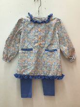 Load image into Gallery viewer, Size 3T stitchy fish Girls

