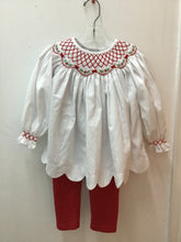 Load image into Gallery viewer, Size 3T stitchy fish Girls

