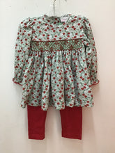 Load image into Gallery viewer, Size 3T stitchy fish Girls
