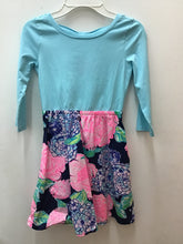Load image into Gallery viewer, Size 12 Lilly Pulitizer Girls
