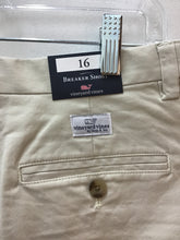 Load image into Gallery viewer, Size 16 Vineyard Vines Boys
