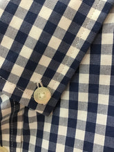 Load image into Gallery viewer, Size 8 Vineyard Vines Boys
