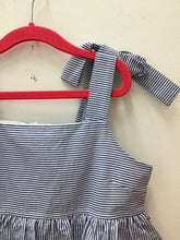 Load image into Gallery viewer, Size 7 Maria Casero Girls
