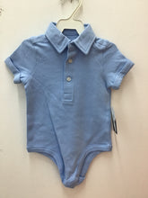Load image into Gallery viewer, Size 12 Months crown &amp; ivy Boys
