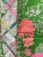 Load image into Gallery viewer, Size 3T Lilly Pulitizer Girls
