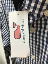 Load image into Gallery viewer, Size 8 Vineyard Vines Boys
